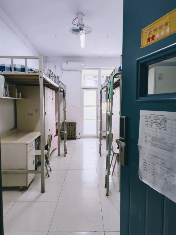 河南经贸职业学院宿舍条件怎么样，有空调吗（含宿舍图片）