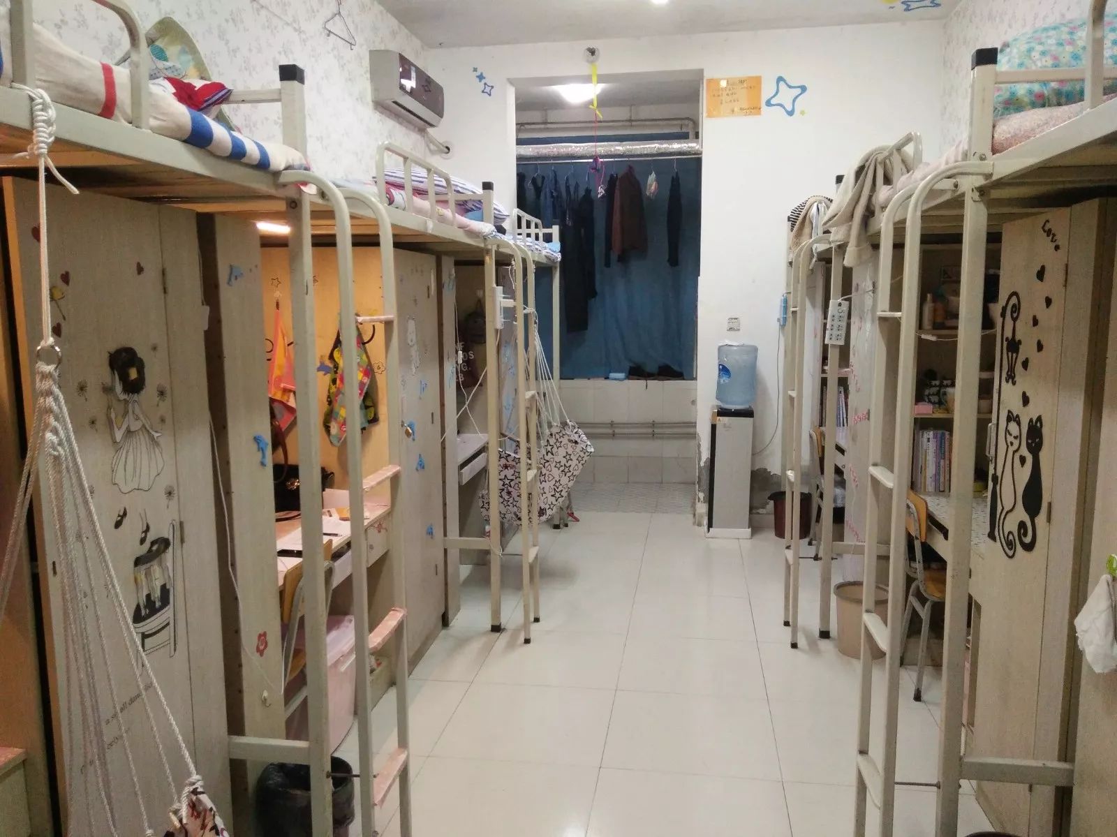 郑州工商学院宿舍条件怎么样，有空调吗（含宿舍图片）