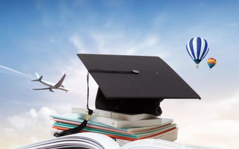 张雪峰谈提前批的利弊：抢跑还是陷阱？明智选择是关键！